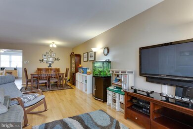 6 Bayshire Ct, Owings Mills, MD 21117 - photo 5