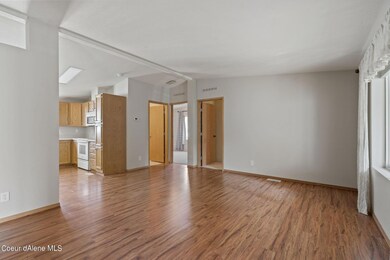 Inside-Spokane-Gueneveres-5