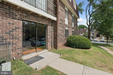 221 N Emory Dr unit 4, Sterling, VA 20164 - photo 3