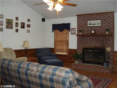 Den/Family/Great Room - Comfortable Family Room wi