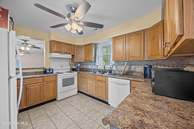 704 Davis St, Jacksonville, NC 28540 - photo 6