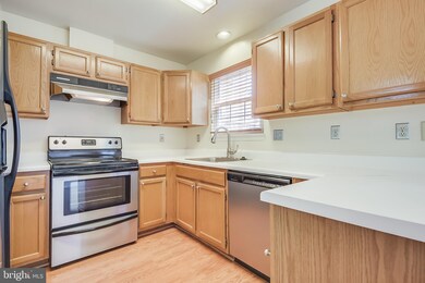 4202 Pinefield Ct, Randallstown, MD 21133 - photo 7