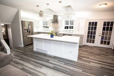 2110 W 29th St, Davenport, IA 52804 - photo 2