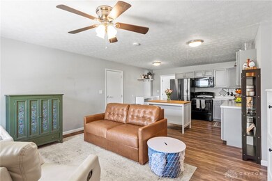 804 W Richard Dr, Xenia, OH 45385 - photo 4