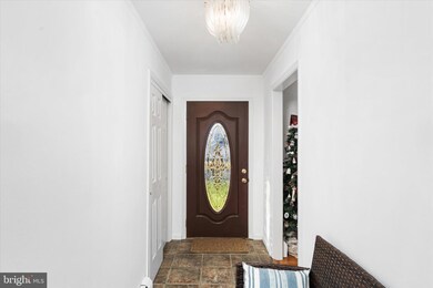 8 Pintinalli Dr, Trenton, NJ 08619 - photo 5