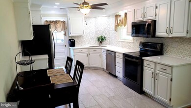 3132 Christine Dr, Beltsville, MD 20705 - photo 5