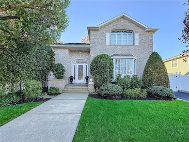 312 Barbara St, Staten Island, NY 10306 - photo 2