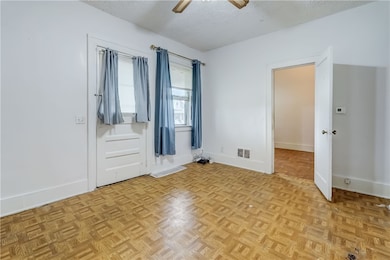 Entryway/Family Room