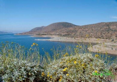 Diamond Valley Lake - minutes away