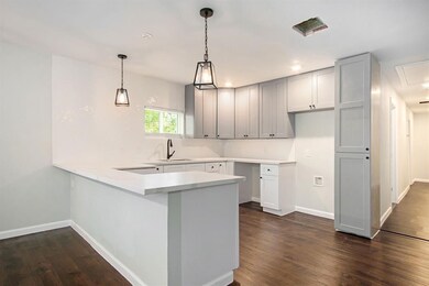 306 Neyland St, Houston, TX 77022 - photo 5