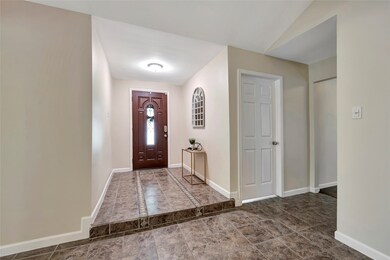 16906 Creek Line Dr, Friendswood, TX 77546 - photo 6