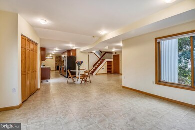 11605 Maddox Ct, North Potomac, MD 20878 - photo 7