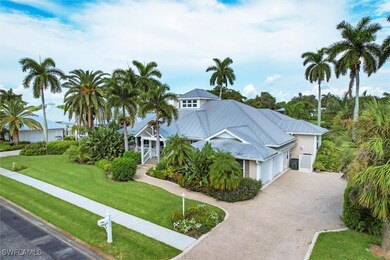 View of front of property featuring a front yard