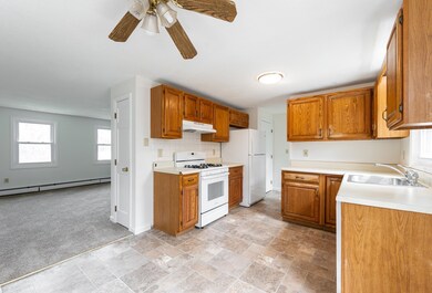 152 Porcupine Cir, Salem, NH 03079 - photo 6