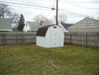 624 Raleigh Dr, Columbus, OH 43228 - photo 2