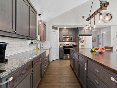 164 Rommel Ct, Springtown, TX 76082 - photo 7