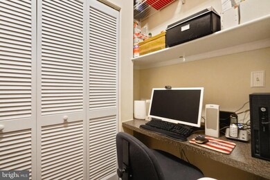 11327 Aristotle Dr unit 5-109, Fairfax, VA 22030 - photo 5