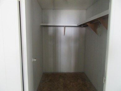 Walk in closet