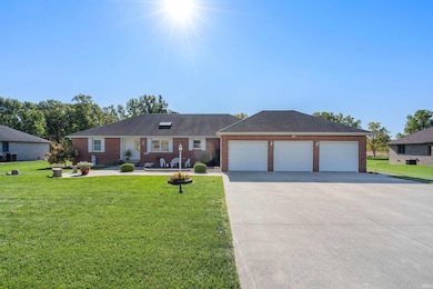 3303 Springdale Dr, Kokomo, IN 46902 - photo 2