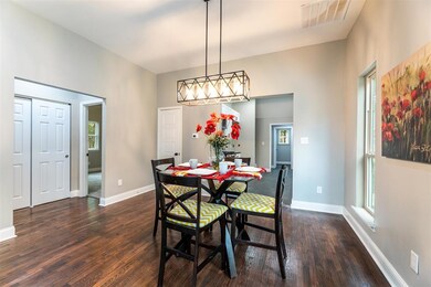 605 N Buffalo St, Cleburne, TX 76033 - photo 4