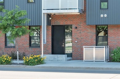 450 SW 7th St unit 103, Des Moines, IA 50309 - photo 2