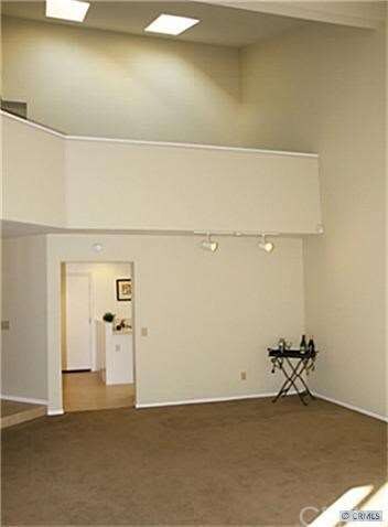 looking in toward dining area and kitchen