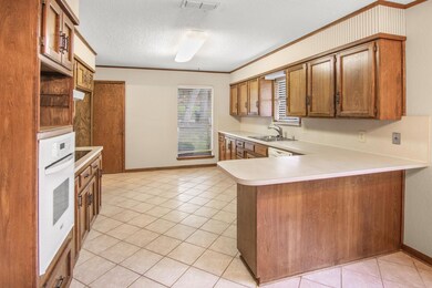 610 Royal Ridge Dr, Denison, TX 75020 - photo 5