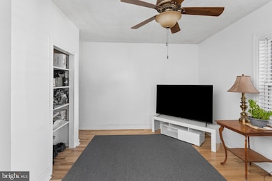 28 W 3rd St, Florence, NJ 08518 - photo 6