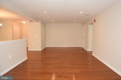 4111 S Four Mile Run Dr unit 102, Arlington, VA 22204 - photo 5
