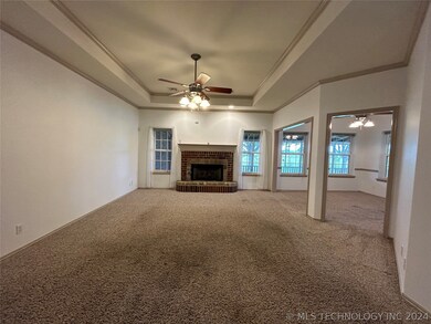 1120 W Evergreen St, Skiatook, OK 74070 - photo 5