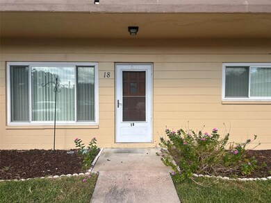 2402 Ecuadorian Way unit 18, Clearwater, FL 33763 - photo 3