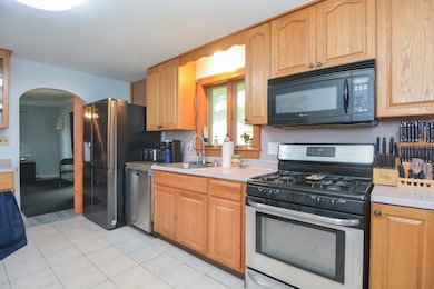 146 Gloucester St, Brockton, MA 02302 - photo 5