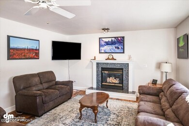 06-Living Room_ELI06393-Edit
