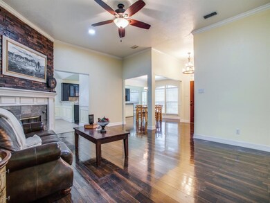 1669 Oak Creek Dr, Hurst, TX 76054 - photo 6