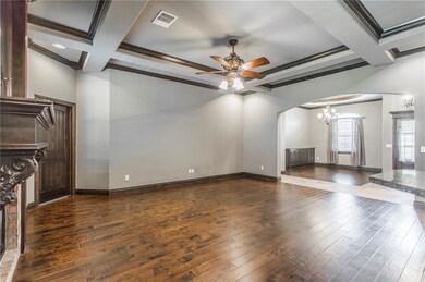 Very spacious living room