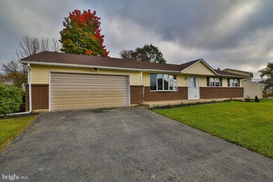 7502 Columbine Rd, Macungie, PA 18062 - photo 4