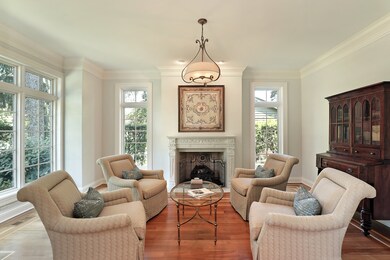 unlisted-address, Glenview, IL 60025 - photo 7