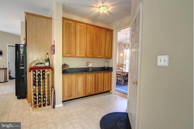 7727 White Willow Ct, Springfield, VA 22153 - photo 6