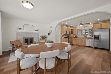 1017 S 6th St, Saint Charles, IL 60174 - photo 2