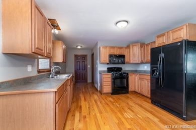 526 Rockwell Rd, Aurora, IL 60506 - photo 6