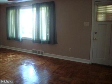 408 W Grays Ave, Glenolden, PA 19036 - photo 7