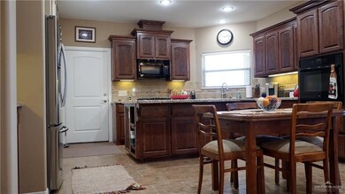 4103 Hummingbird Ln, Mission, TX 78572 - photo 3