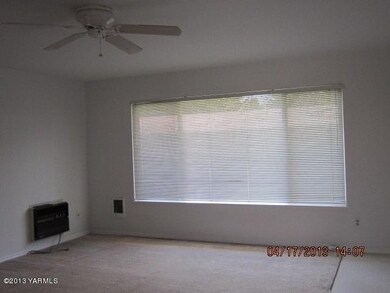 Living room 2