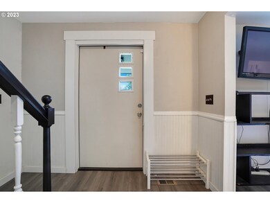 3070 7th St, Hubbard, OR 97032 - photo 4