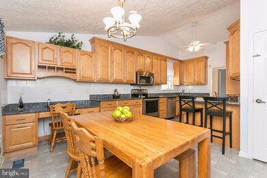 9421 Gunview Rd, Nottingham, MD 21236 - photo 3