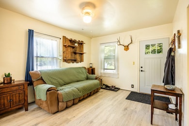 06 Living Room 3