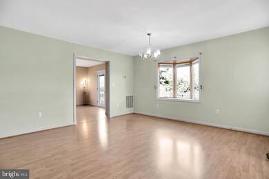 626 Knightsbridge Dr, Hagerstown, MD 21740 - photo 5