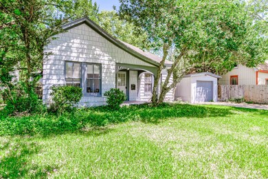 406 W Sidnor St, Alvin, TX 77511 - photo 3