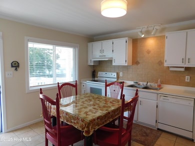 2411 Front St unit 38, Beaufort, NC 28516 - photo 2