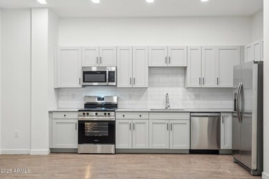 7-web-or-mls-3031 W Northern Ave Unit 10